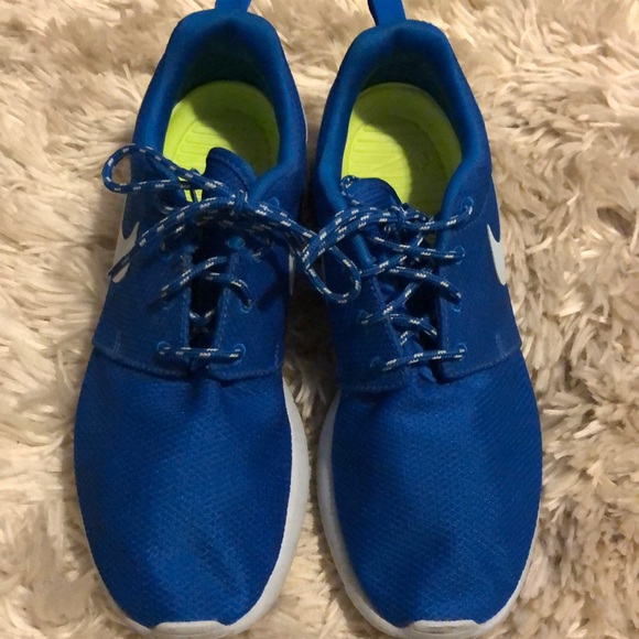 Blue Nike Shoe - Picture 6 of 6